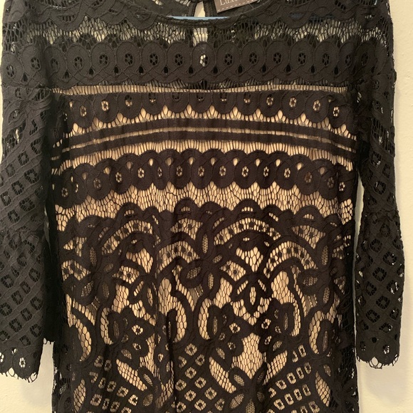 Elegant Black Dress - Picture 2 of 7